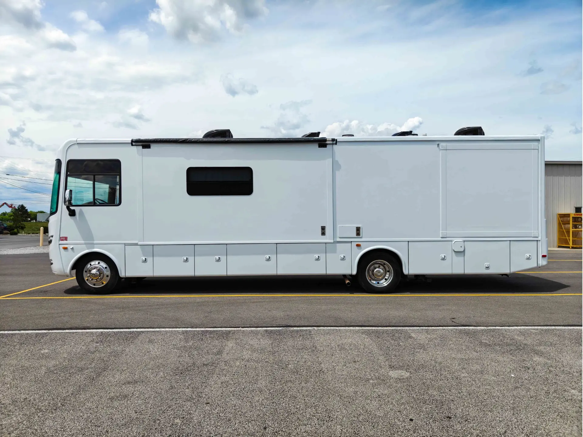 Exterior of a 2014 3 Room Mobile Clinic Wheelchair Accessible for sale