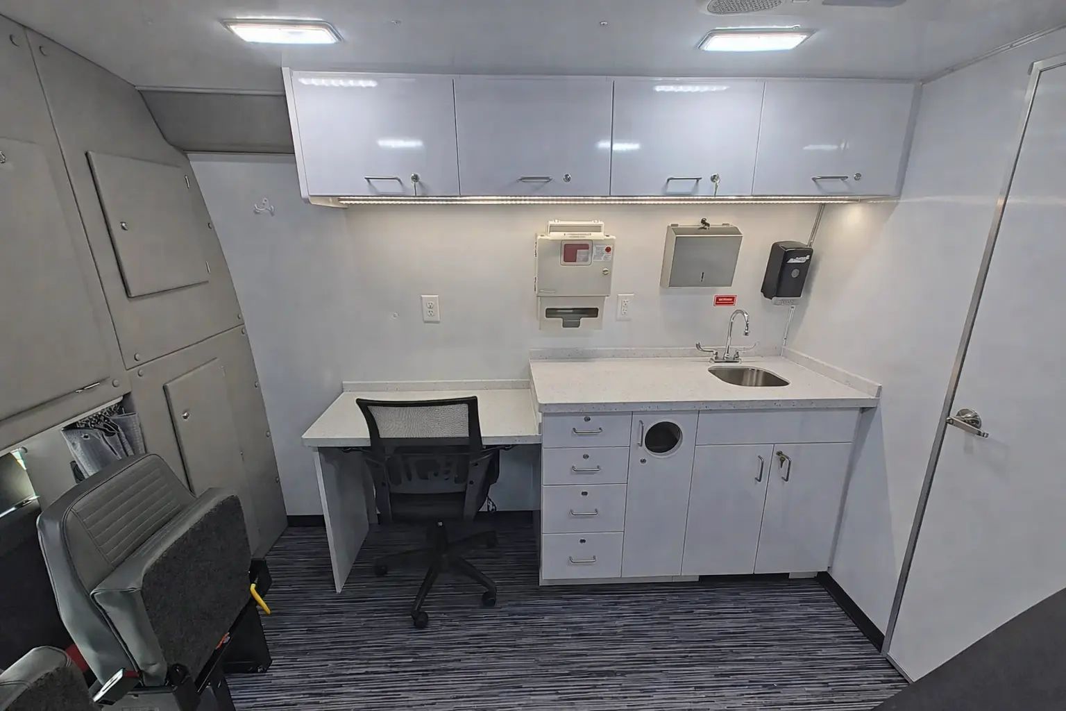 C.W. Williams Group G Three Room Mobile Clinic W/ Restroom & Wheelchair Lift - Image 11