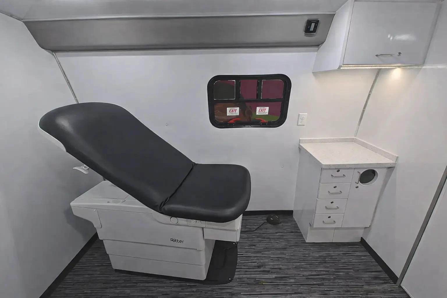 C.W. Williams Group G Three Room Mobile Clinic W/ Restroom & Wheelchair Lift - Image 15