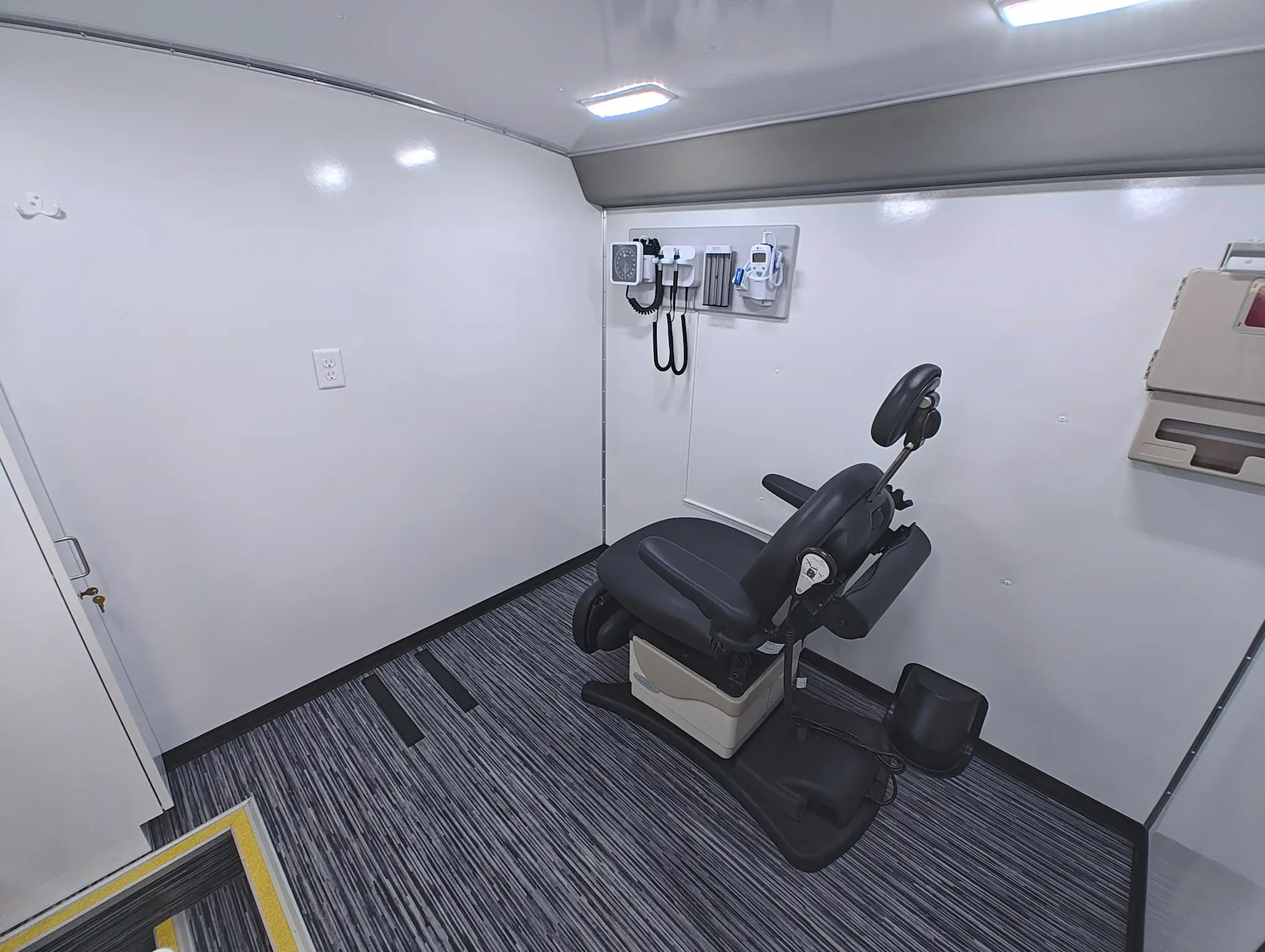 Ohio Northern University Group C Dual Entry Two Room Mobile Clinic - Image 12