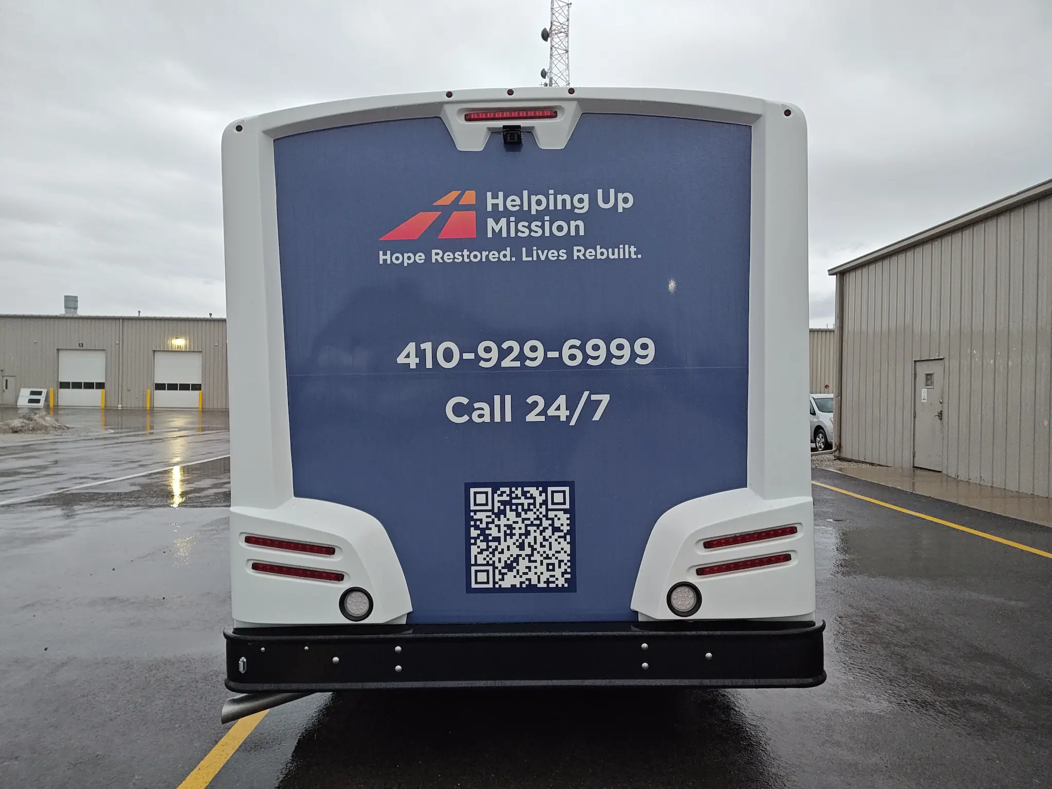 Helping Up Mission Mobile Behavioral Health Clinic W/ Restroom - Image 3