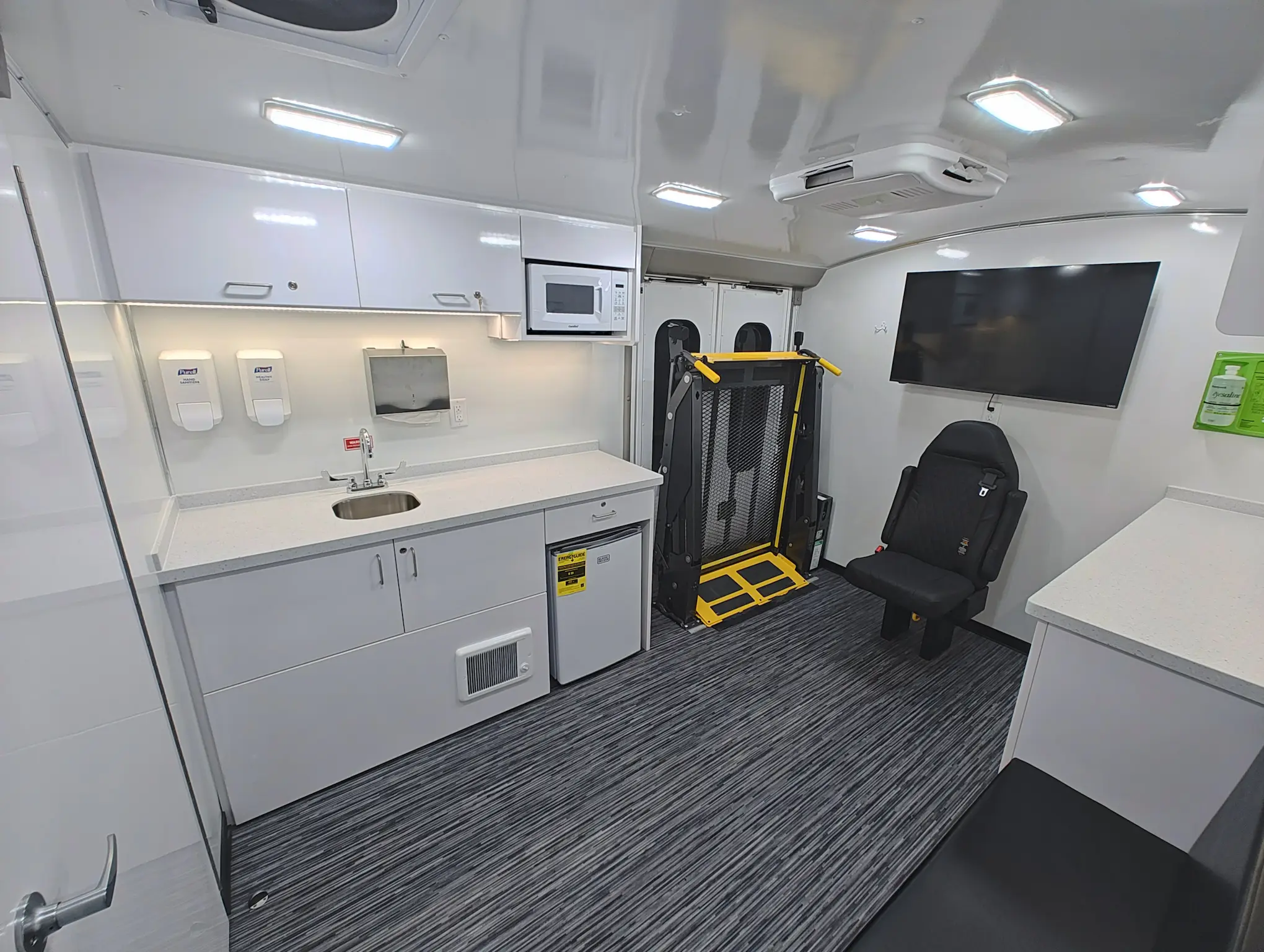 City of Norfolk 40 Foot Mobile Office - Image 12